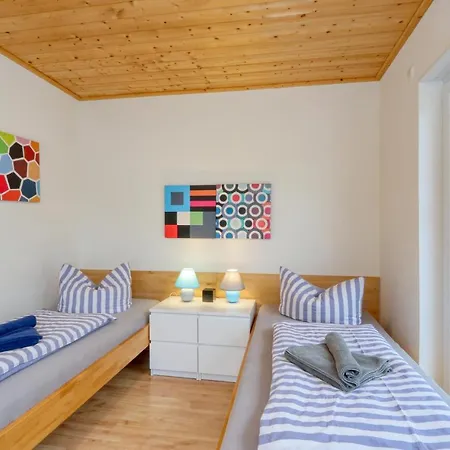 28 Prázdninový dům