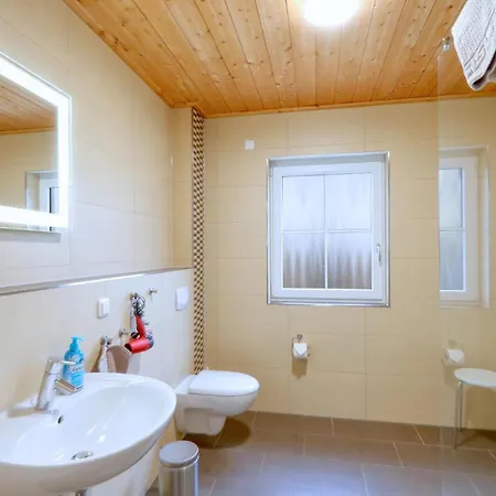 28 Prázdninový dům *